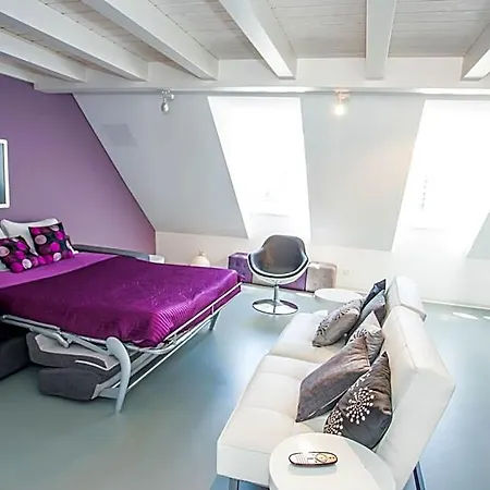Πανδοχείο Le Charlot 2*