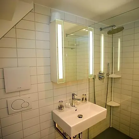 Inn Le Charlot 2*