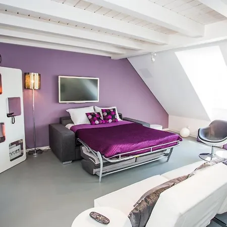 Le Charlot Inn
