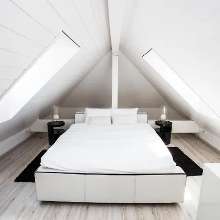Inn Le Charlot 2*